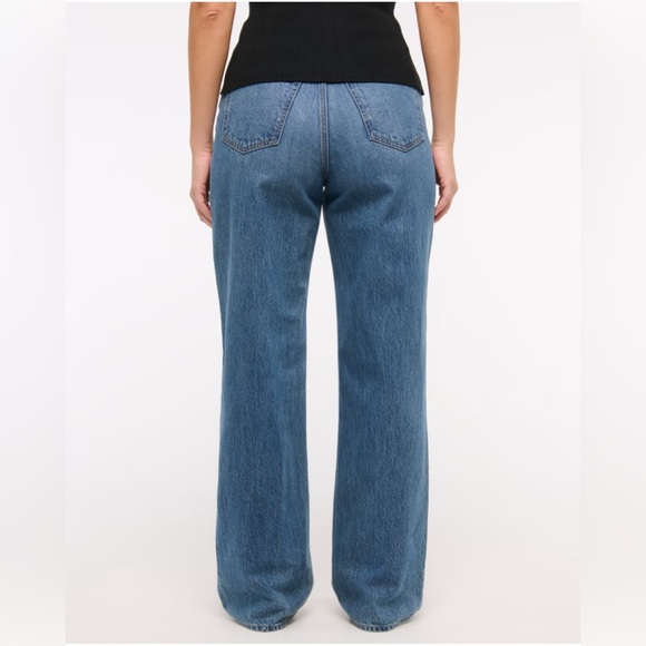 NWT Abercrombie & Fitch Curve Love High Rise Loose Medium Wash Jeans size 26L/2 - Picture 3 of 15